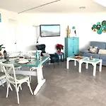 La Belle Vie Famara